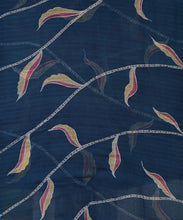 Load image into Gallery viewer, Indigo Blue Flowe Eco Print Saree With Blouse Piece