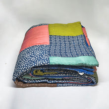 Load image into Gallery viewer, Multicolour Patch Fabric Quilt