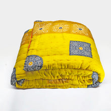 Load image into Gallery viewer, Yellow Printed Quit