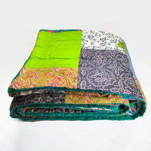 Load image into Gallery viewer, Multicolour Patchwork Printed Quilt