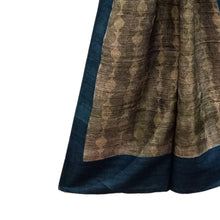 Load image into Gallery viewer, Green Border Printed Stole