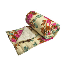 Load image into Gallery viewer, Red Rose Printed Quilt