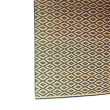 Load image into Gallery viewer, Light Green Geometric Design Madur