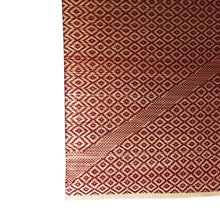 Load image into Gallery viewer, Maroon Geometric Design Madur
