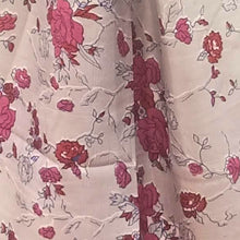 Load image into Gallery viewer, Red Flower Stole