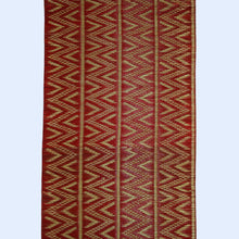 Load image into Gallery viewer, Red Zig Zag Design Madur