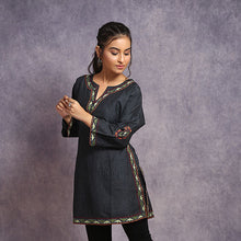 Load image into Gallery viewer, Kantha Embroidered Kurti