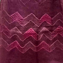 Load image into Gallery viewer, Zigzag Whisper Kantha Stitched Stole
