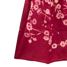 Load image into Gallery viewer, Rustle Floral Batik Stole
