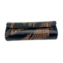 Load image into Gallery viewer, Heritage Luxe Hamper for Him
