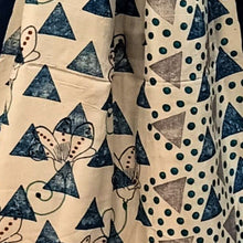 Load image into Gallery viewer, Silk Polka Dots &amp; Triangle Stole
