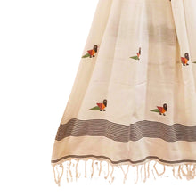 Load image into Gallery viewer, White With Jamdani Bird Motif Stole
