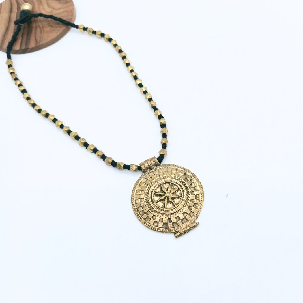 Round Star Pendent Necklace