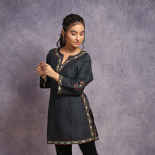 Load image into Gallery viewer, Kantha Embroidered Kurti
