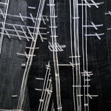 Load image into Gallery viewer, Black And White Handwoven Jamdani Stole
